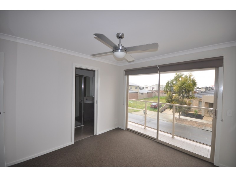 14 Gayle Close, Sunshine West VIC 3020