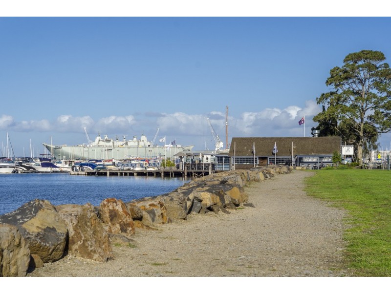 100 Dover Road, Williamstown VIC 3016