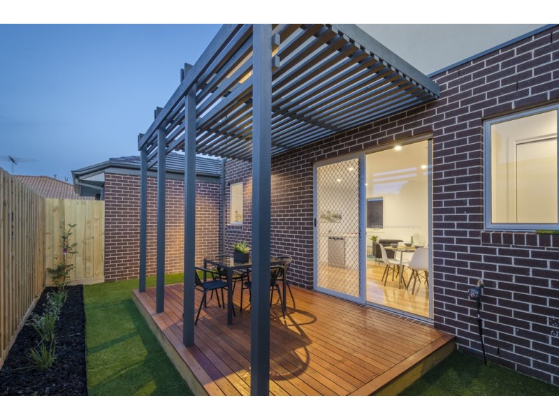 2/16 Mitchell Avenue, Altona North VIC 3025