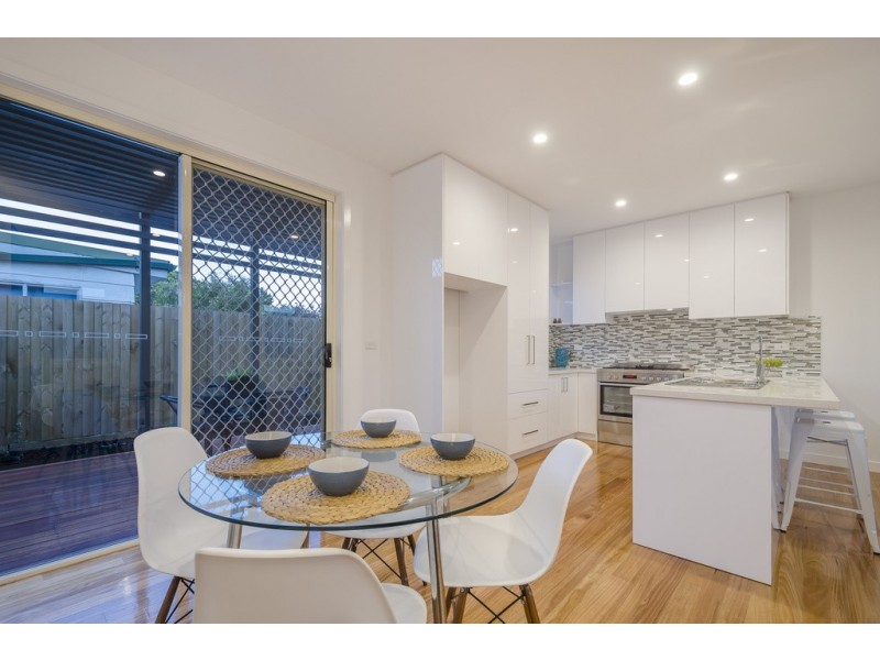 2/16 Mitchell Avenue, Altona North VIC 3025