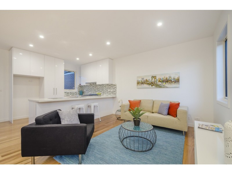 2/16 Mitchell Avenue, Altona North VIC 3025