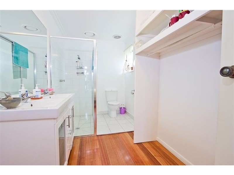 5 Whiton Grove, Wyndham Vale VIC 3024