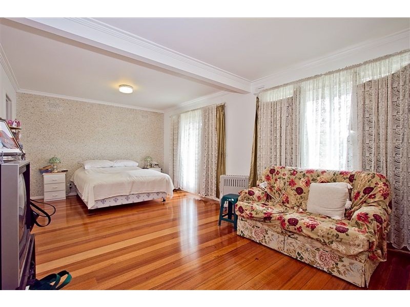 5 Whiton Grove, Wyndham Vale VIC 3024