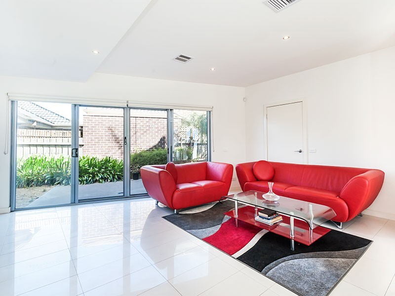 67 Stenhouse Avenue, Brooklyn VIC 3012