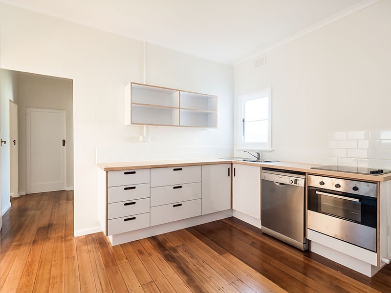 14 Fowler Crescent, Newport VIC 3015