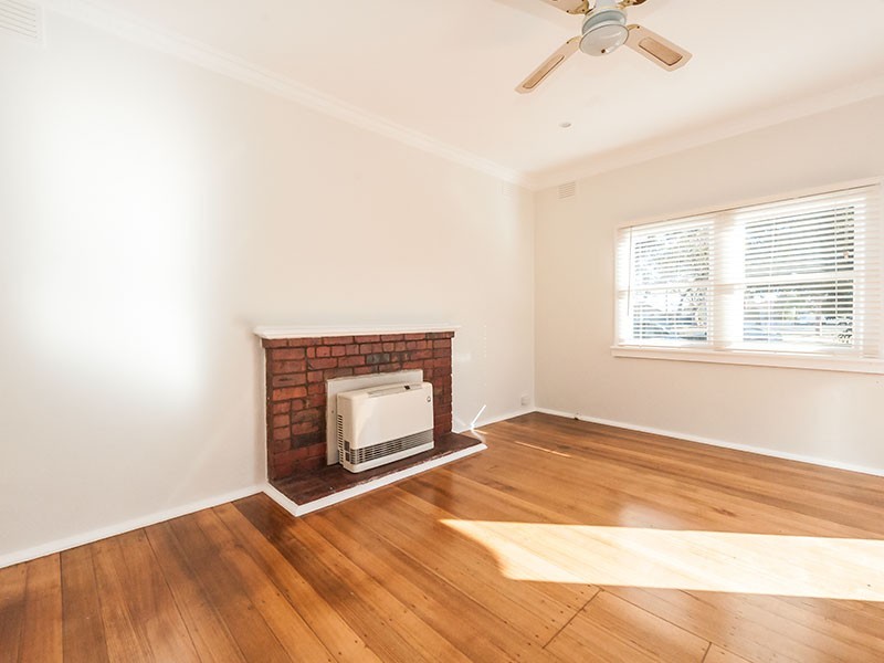 14 Fowler Crescent, Newport VIC 3015