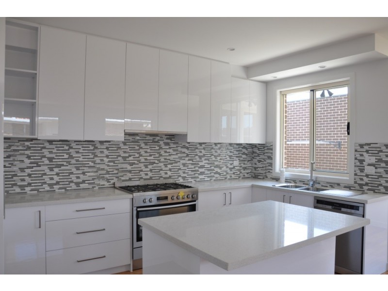 1/16 Mitchell Avenue, Altona North VIC 3025