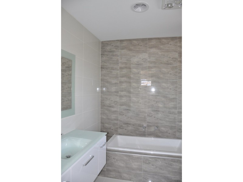 1/16 Mitchell Avenue, Altona North VIC 3025