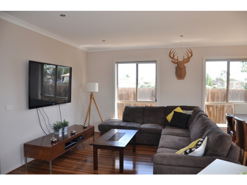 2/16 Barrie Court, Braybrook VIC 3019