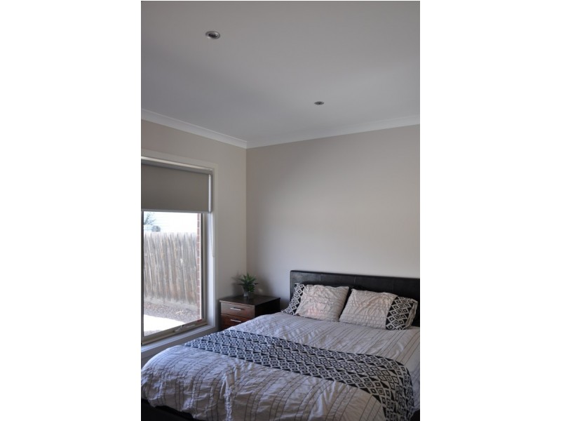 2/16 Barrie Court, Braybrook VIC 3019