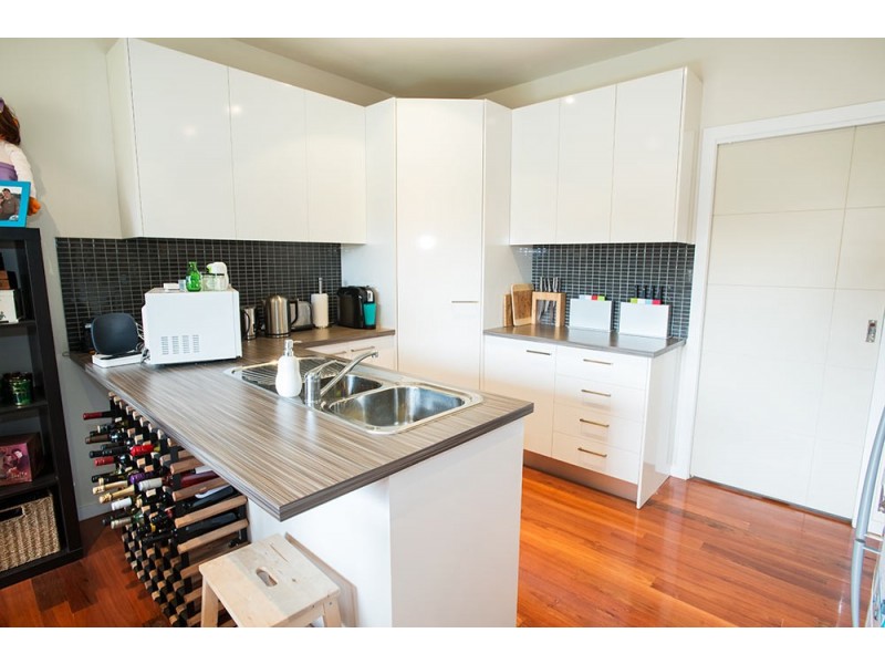 1/50 Conifer Avenue, Brooklyn VIC 3012