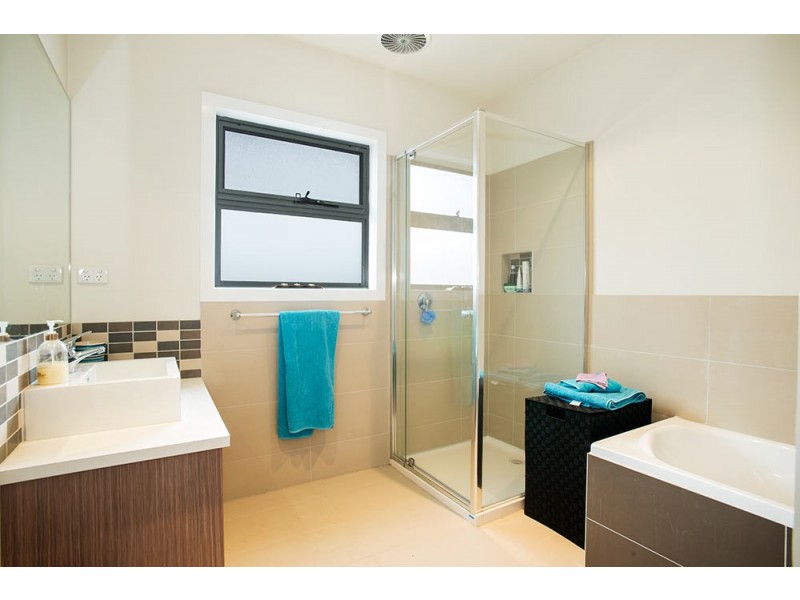 1/50 Conifer Avenue, Brooklyn VIC 3012