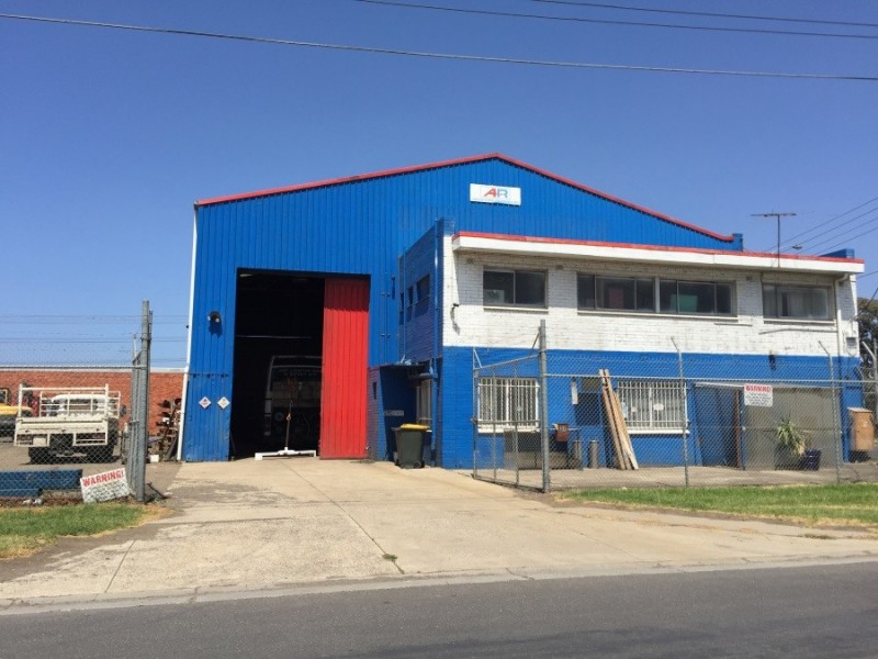 37 Clelland Road, Brooklyn VIC 3012