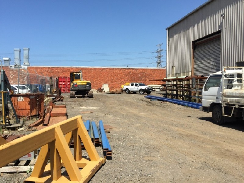 37 Clelland Road, Brooklyn VIC 3012