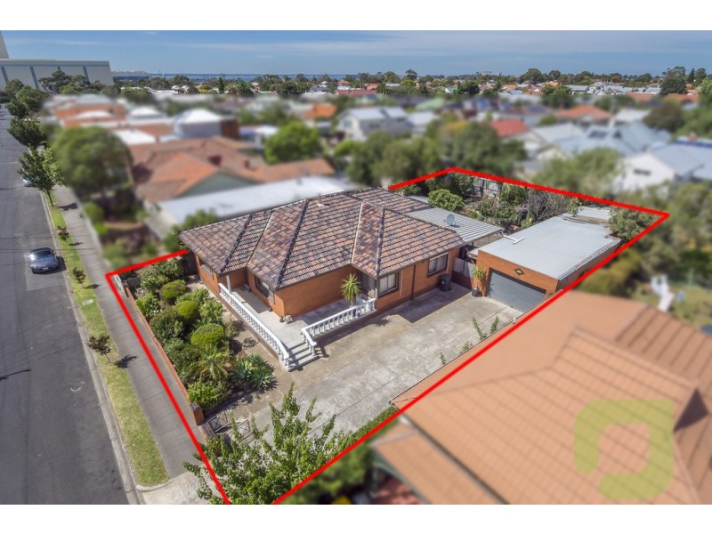 53 River Street, Newport VIC 3015