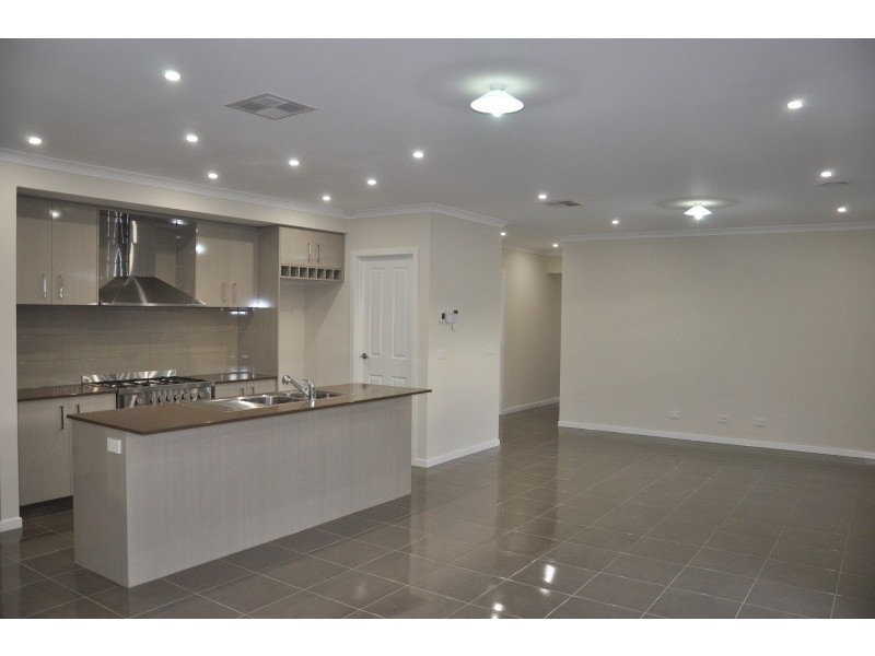 40 Glenfern Circuit, Truganina VIC 3029