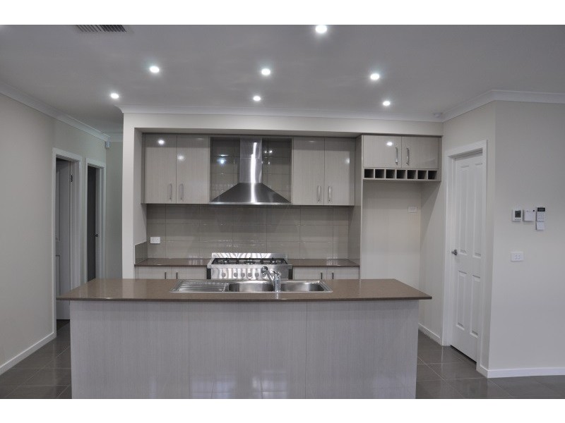 40 Glenfern Circuit, Truganina VIC 3029