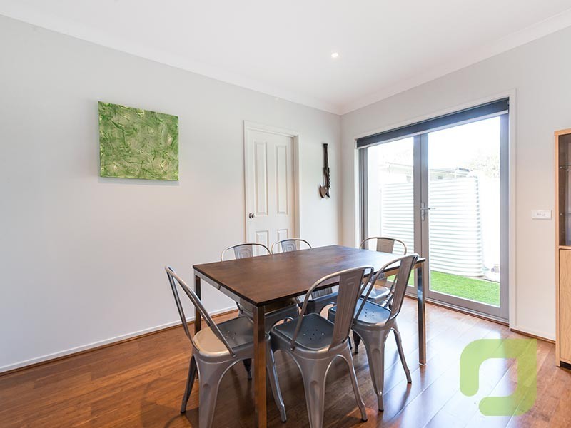 2/14 Saltley Street, South Kingsville VIC 3015