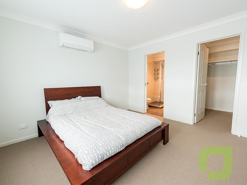 2/14 Saltley Street, South Kingsville VIC 3015