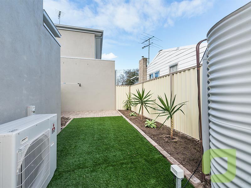 2/14 Saltley Street, South Kingsville VIC 3015