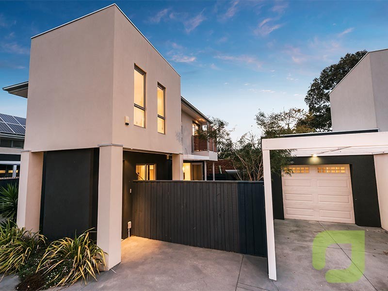 2/217 Woods Street, Newport VIC 3015