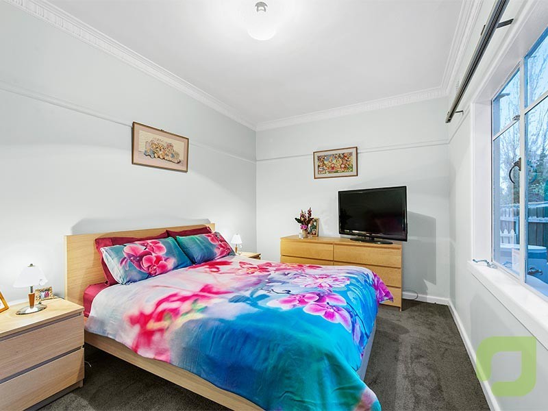 18 Austin Crescent West, Yarraville VIC 3013