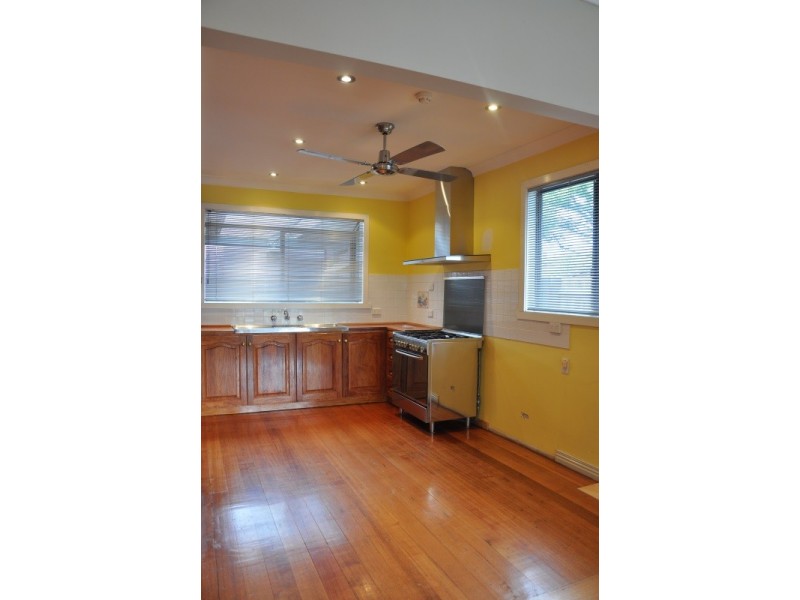 32 Hatherley Grove, Altona North VIC 3025