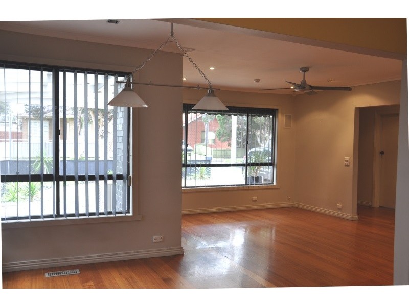 32 Hatherley Grove, Altona North VIC 3025