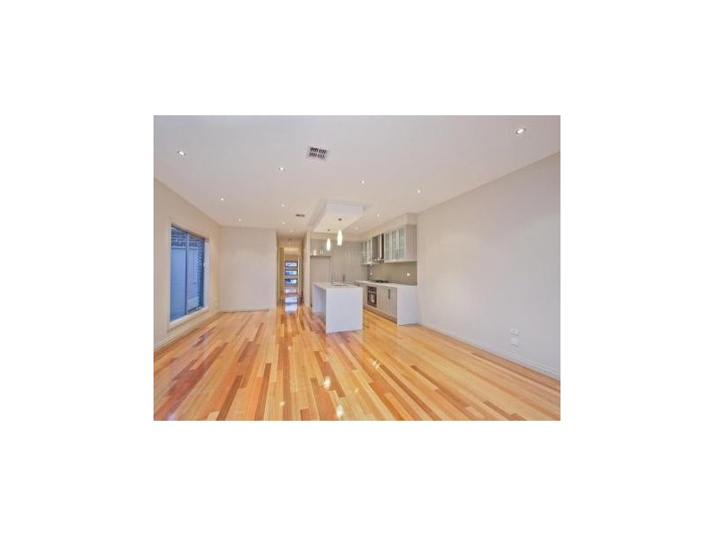 24 Severn Street, Newport VIC 3015