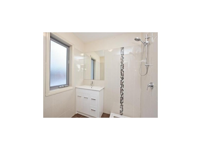 24 Severn Street, Newport VIC 3015