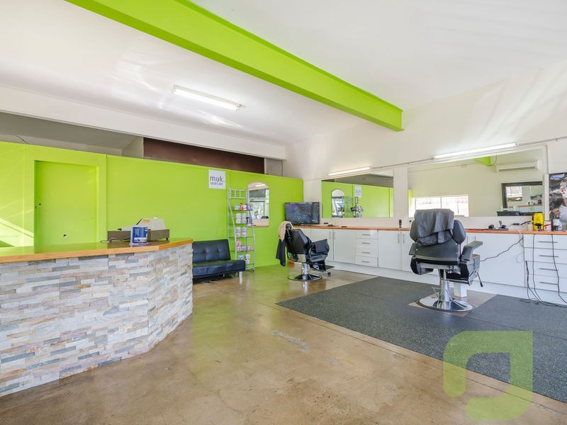 90 and 90a Second Avenue, Altona North VIC 3025
