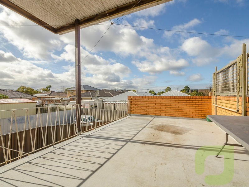 90 and 90a Second Avenue, Altona North VIC 3025