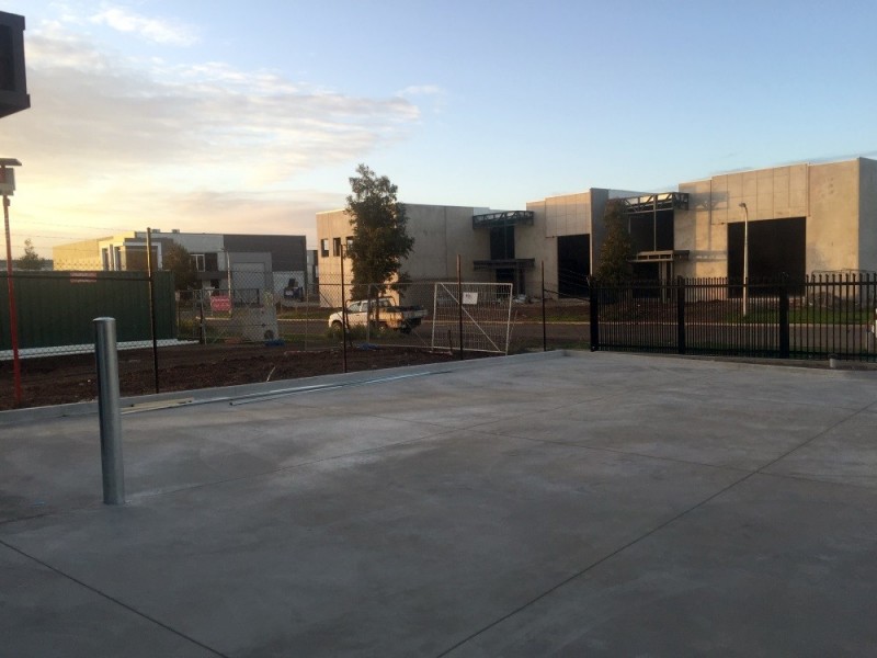 2/54 Baretta Road, Ravenhall VIC 3023