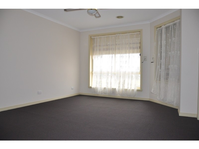 5/30 Nariel Road, Kings Park VIC 3021