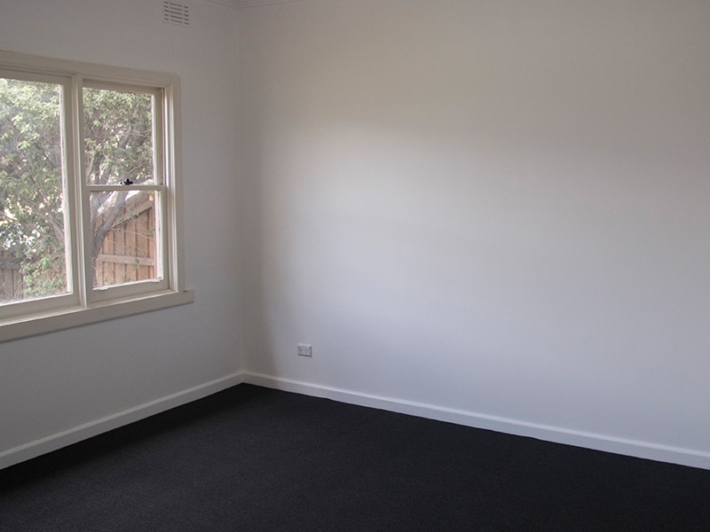 22 Almond Avenue, Brooklyn VIC 3012