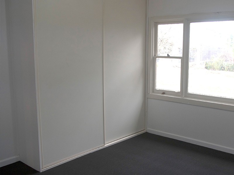 22 Almond Avenue, Brooklyn VIC 3012