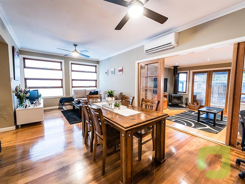 1 Dunbar Avenue, Sunshine VIC 3020