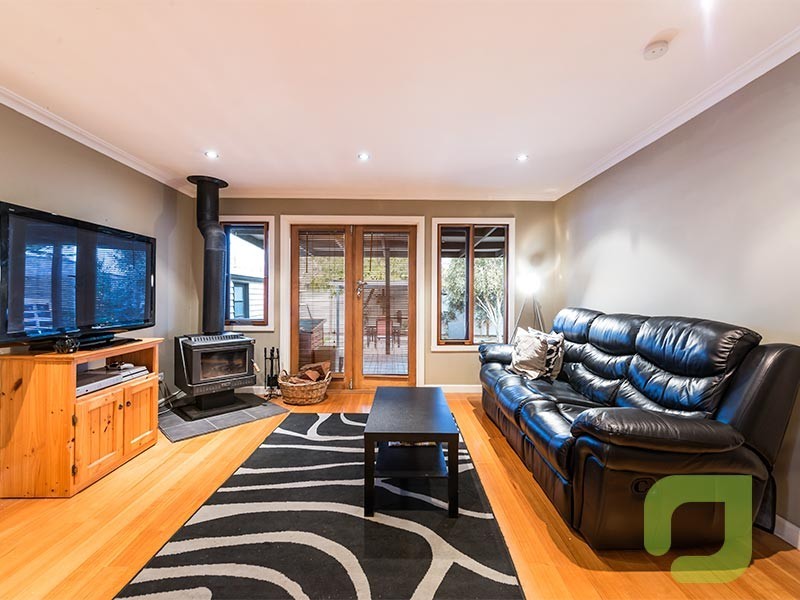 1 Dunbar Avenue, Sunshine VIC 3020