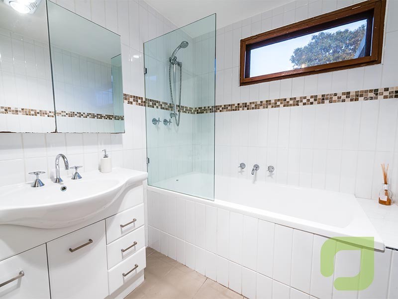 1 Dunbar Avenue, Sunshine VIC 3020