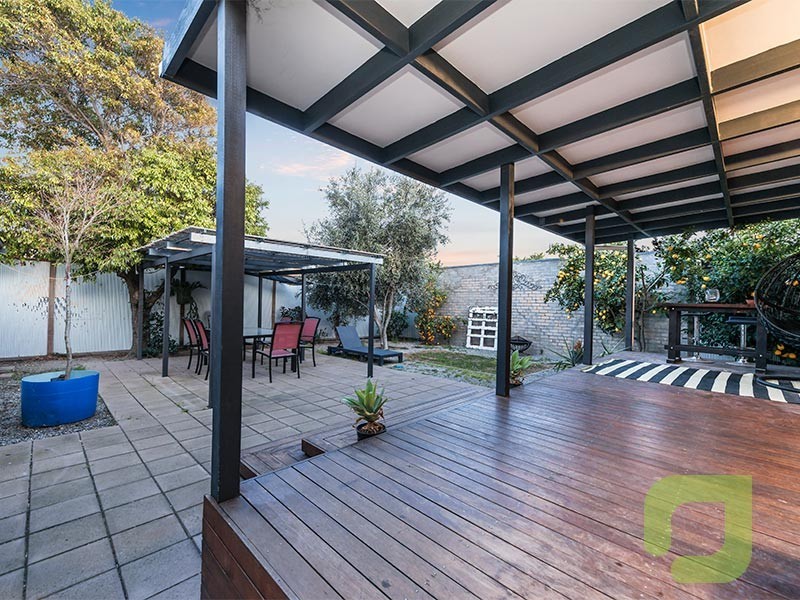 1 Dunbar Avenue, Sunshine VIC 3020