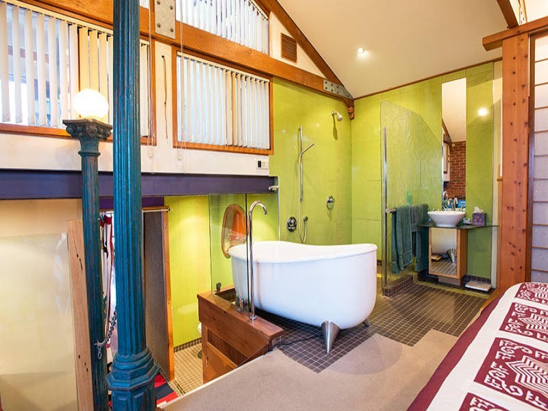1/136-138 Charles Street, Seddon VIC 3011