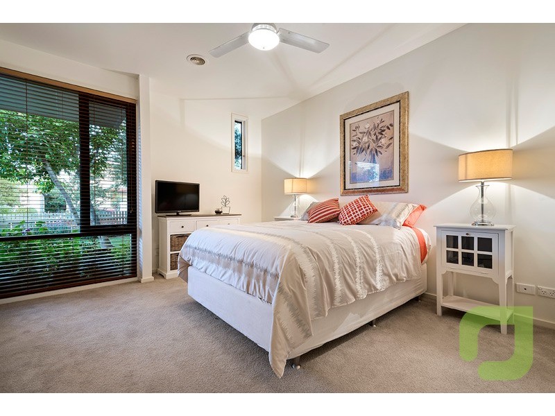 66 Vernon Street, South Kingsville VIC 3015