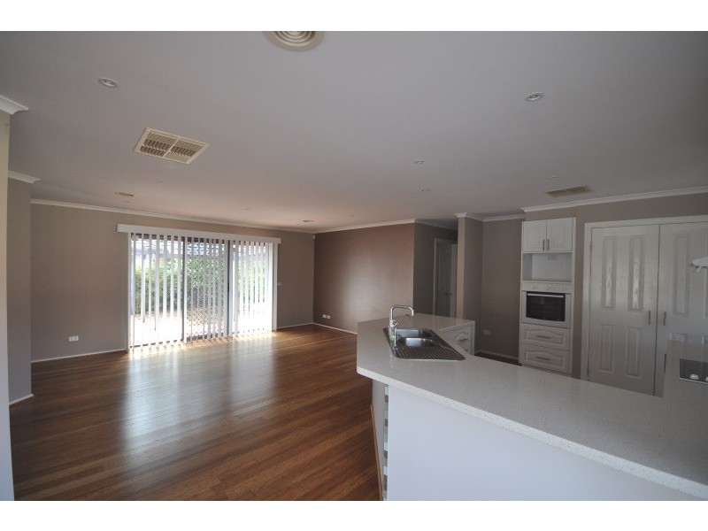 7 Settlers Way, Cairnlea VIC 3023