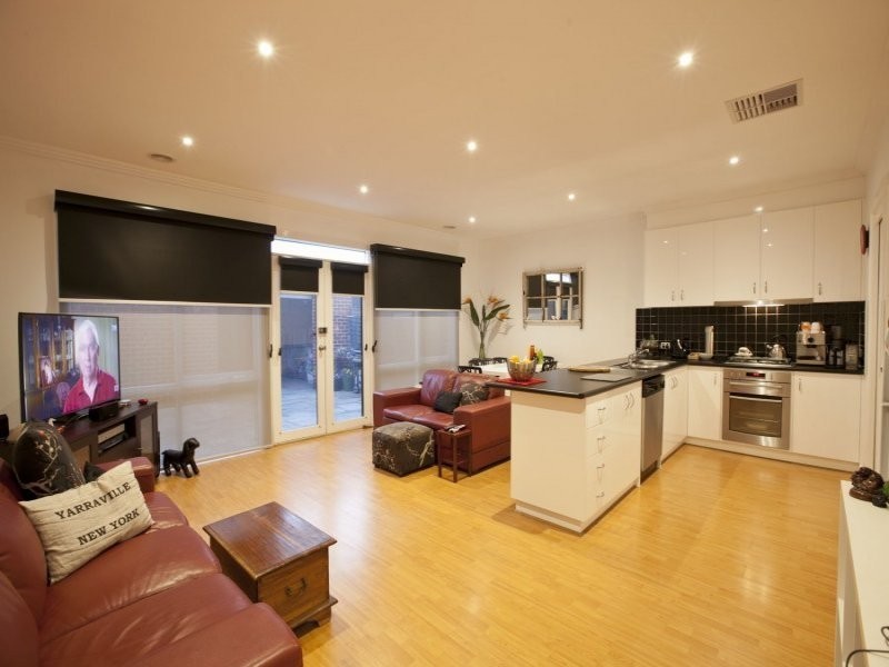 87 John Liston Drive, Newport VIC 3015