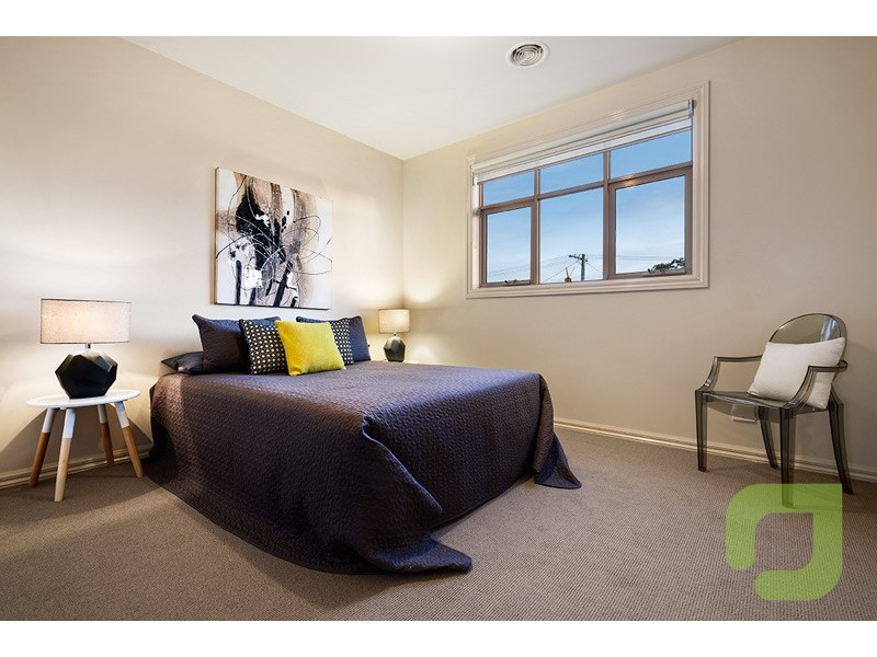 4 Severn Street, Newport VIC 3015