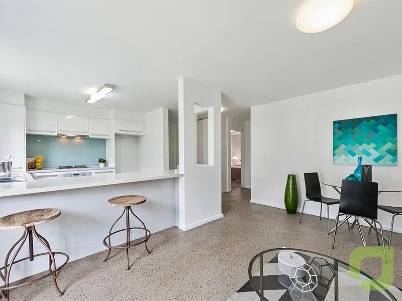 2/261 Esplanade, Altona VIC 3018