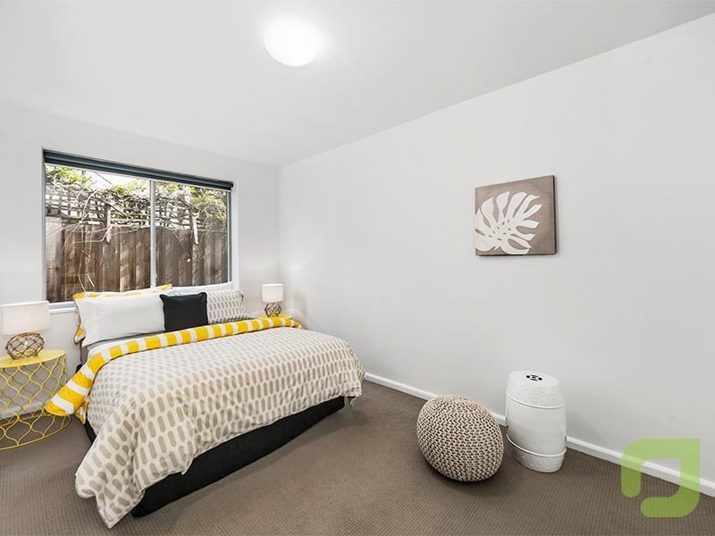 2/261 Esplanade, Altona VIC 3018