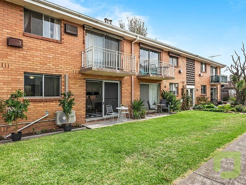 2/261 Esplanade, Altona VIC 3018