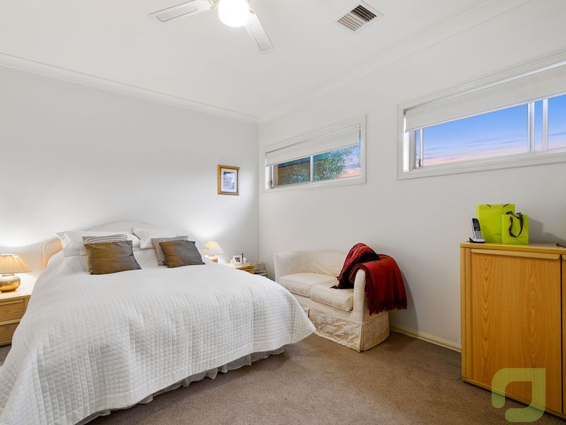 2/21 Basil Street, Newport VIC 3015