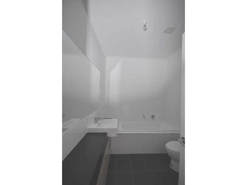 7/19 Positano Way, Lalor VIC 3075